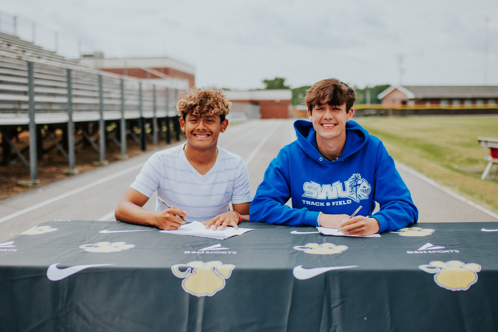 Senior Sign to Run CC
